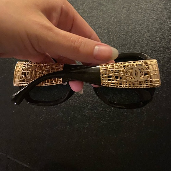 Chanel butterfly - Picture 9 of 12